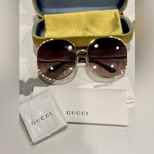 Sexy Oversized Gucci Sunglasses 😎